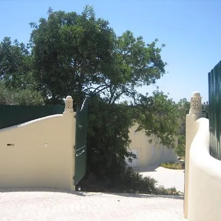Garbe - Private Villa,total Privacy, Infinity Swimming Pool, Close To Beaches Villa