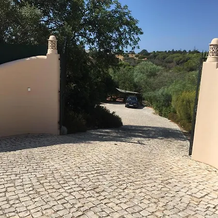 Garbe - Private Villa,total Privacy, Infinity Swimming Pool, Close To Beaches Villa *