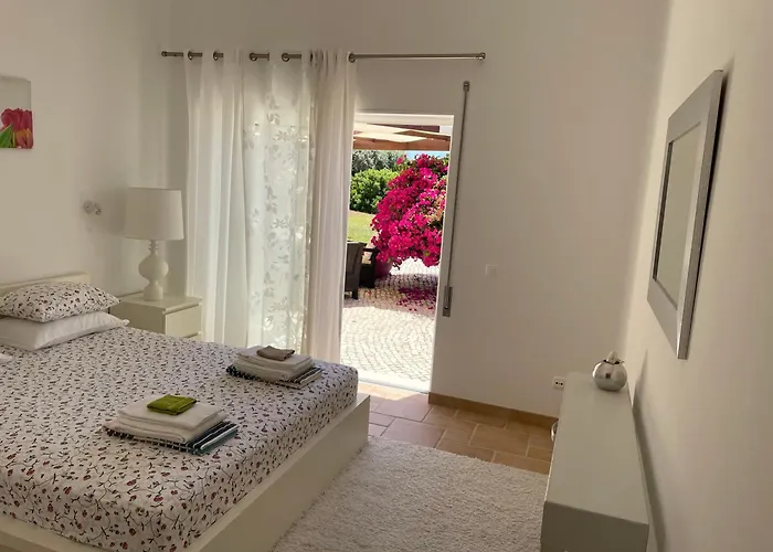 Garbe - Private Villa,total Privacy, Infinity Swimming Pool, Close To Beaches Porches (Algarve)