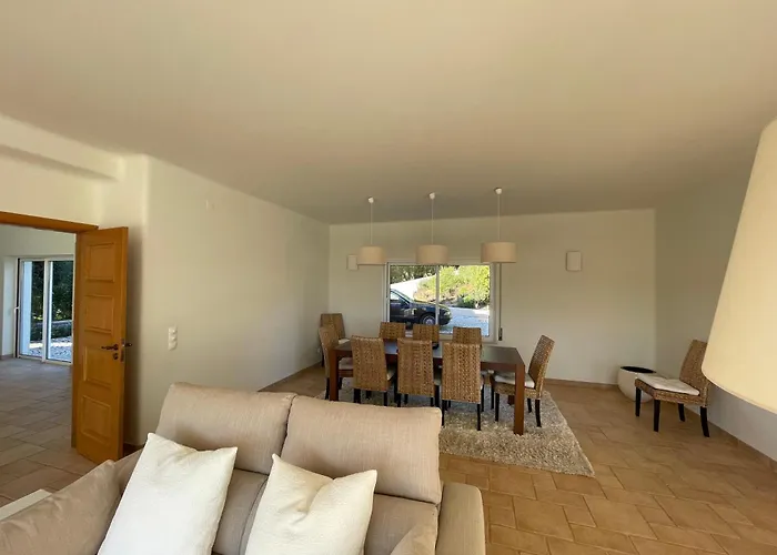 Garbe - Private Villa,total Privacy, Infinity Swimming Pool, Close To Beaches