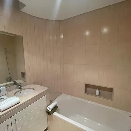 Garbe - Private Villa,total Privacy, Infinity Swimming Pool, Close To Beaches Porches (Algarve)